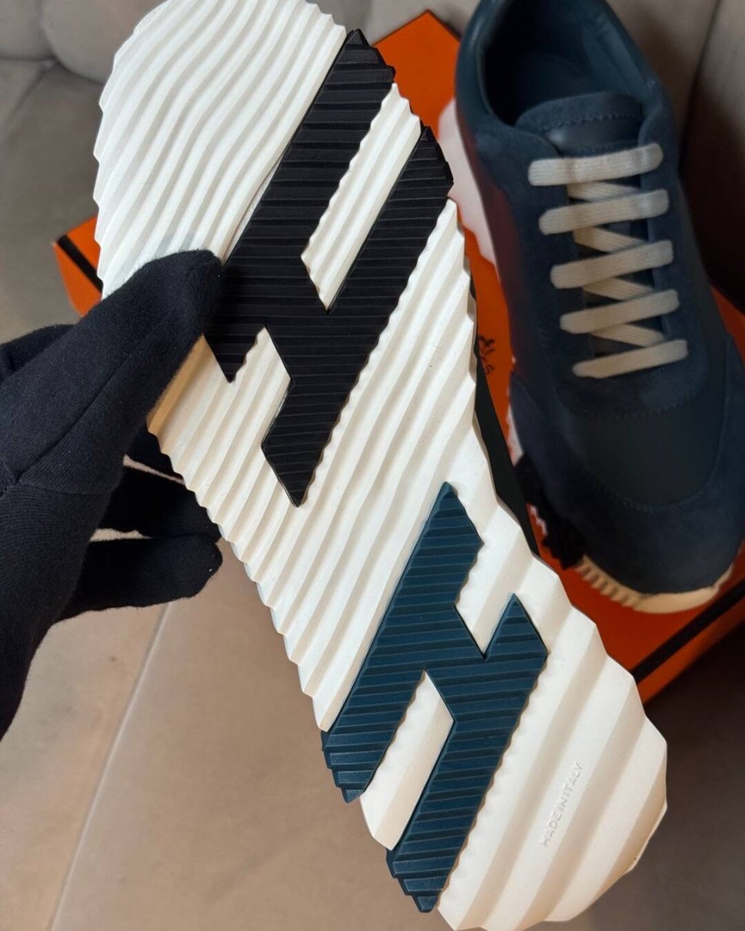Кроссовки Hermes — изображение 3