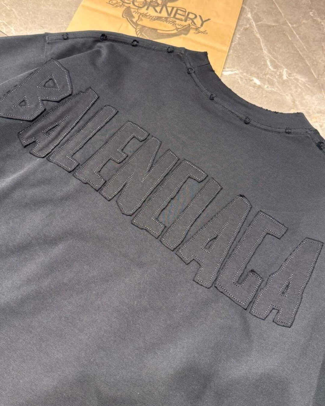 Футболка Balenciaga — изображение 9