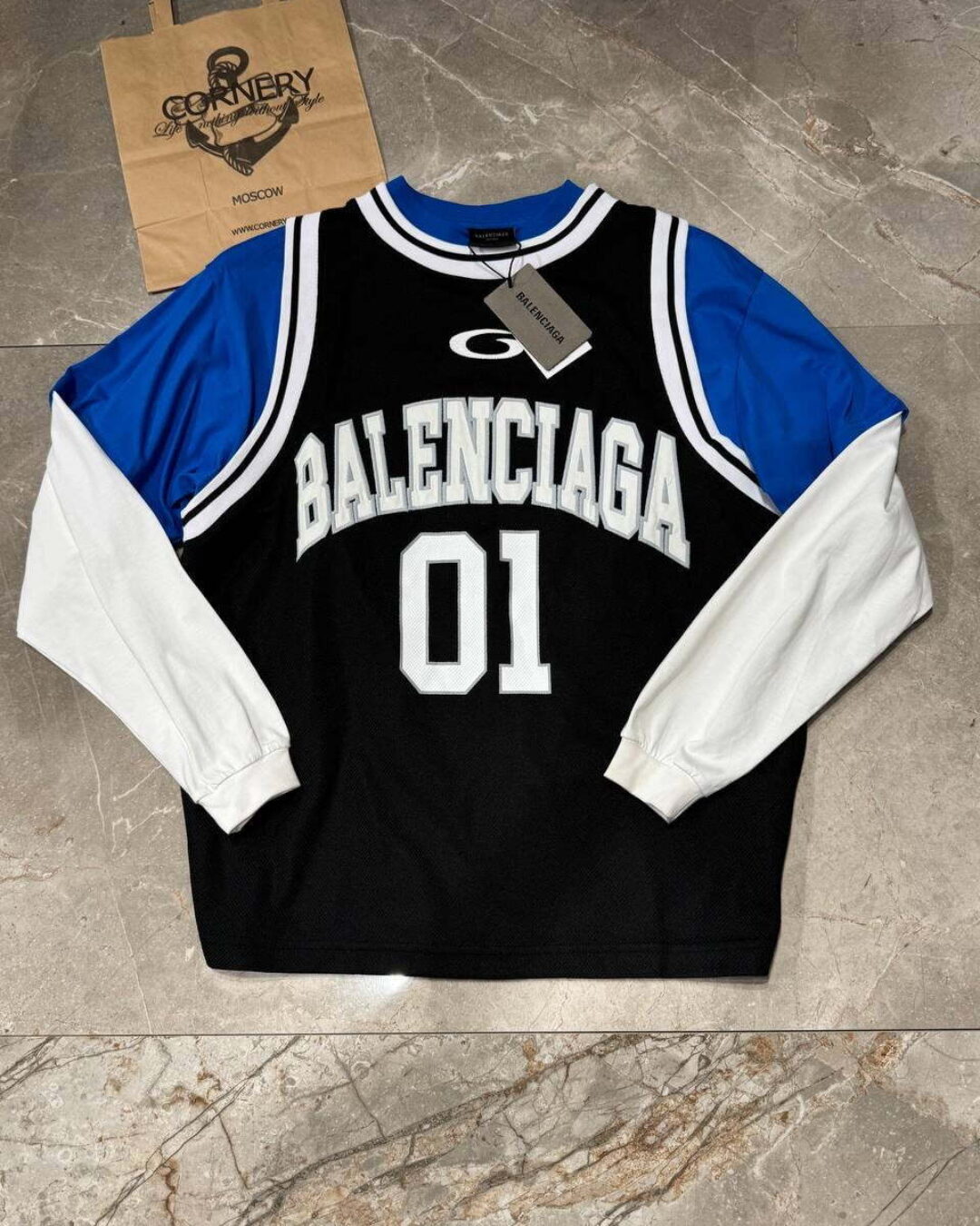 Кофта Balenciaga — изображение 4