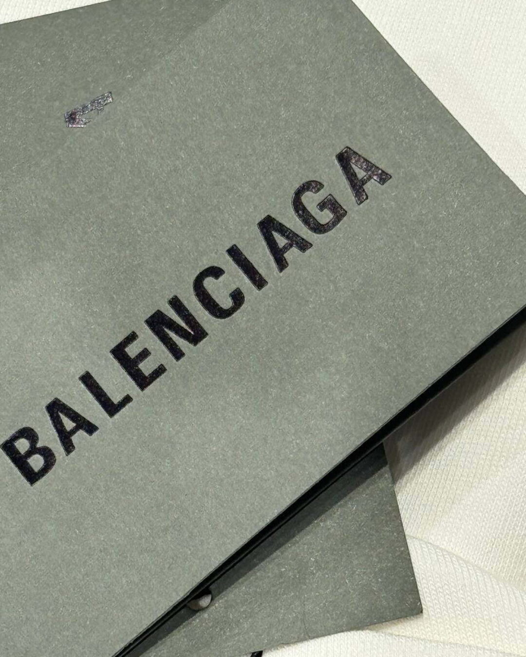 Футболка Balenciaga — изображение 9