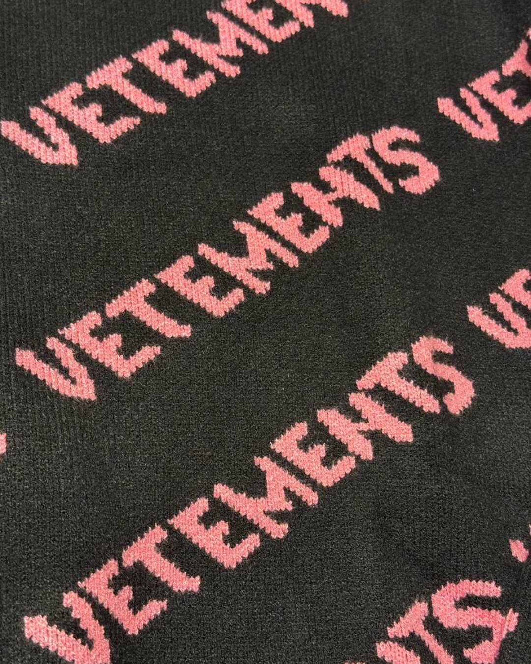 Свитер Vetements — изображение 9
