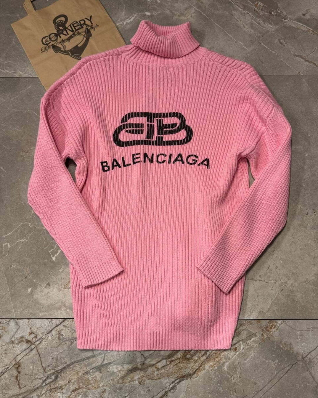 Свитер Balenciaga — изображение 2