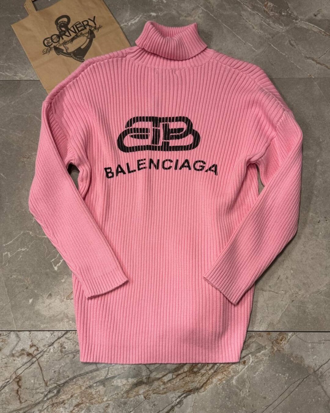 Свитер Balenciaga — изображение 2