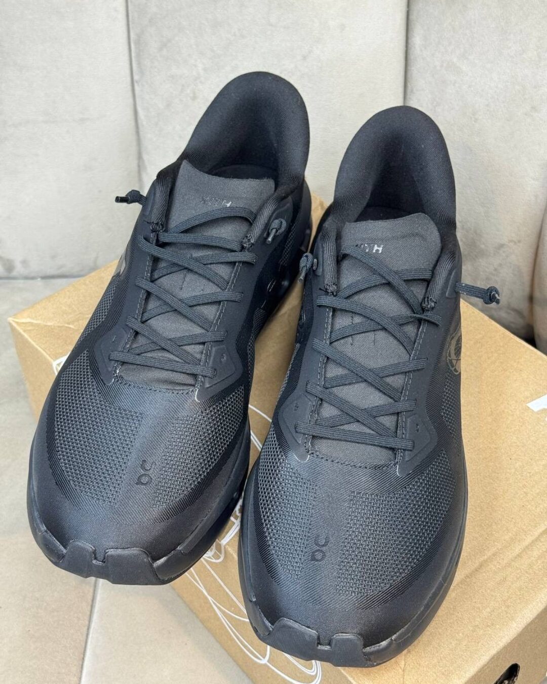 Кроссовки On x Kith — изображение 2