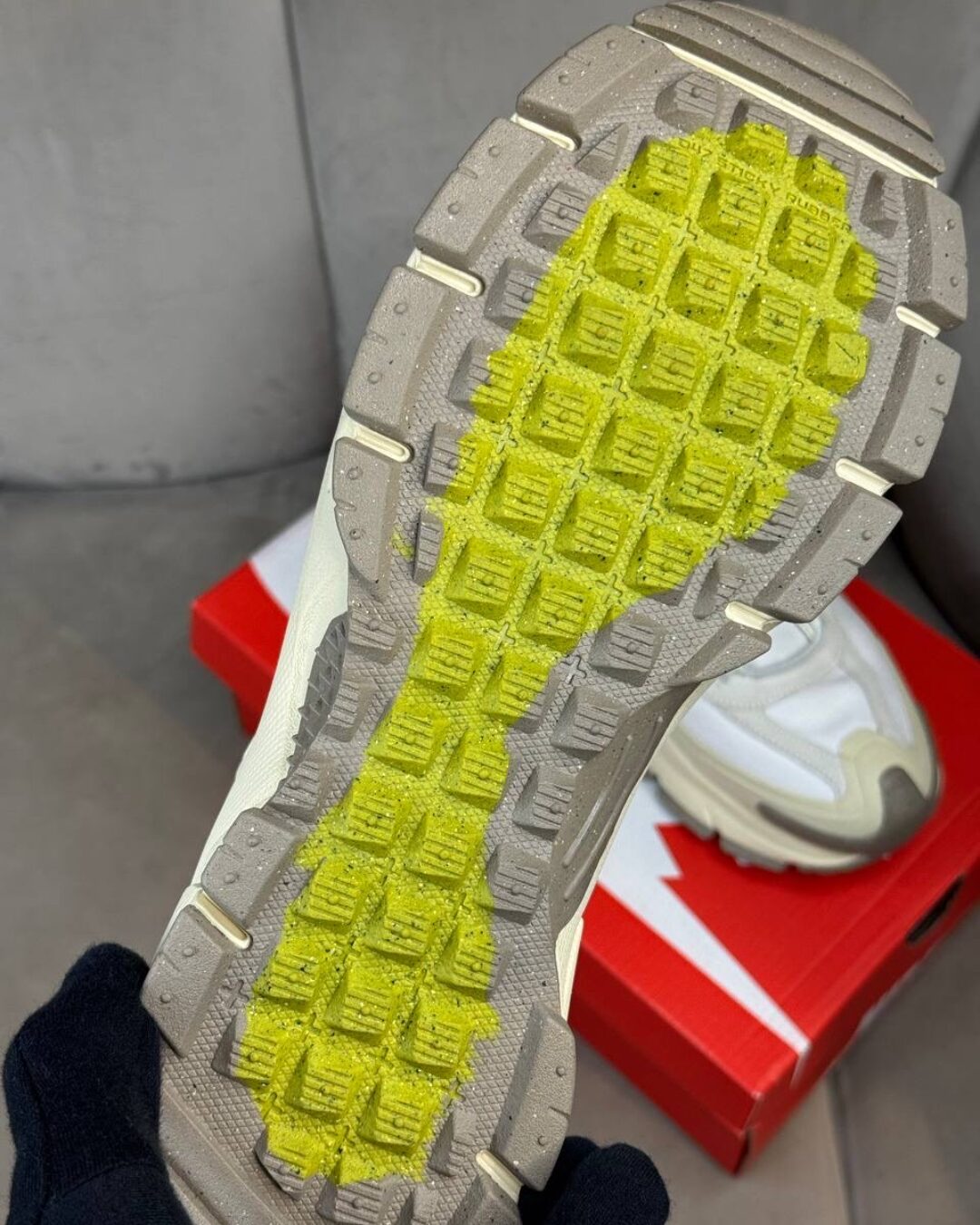 Кроссовки Nike Vomero Winter — изображение 9