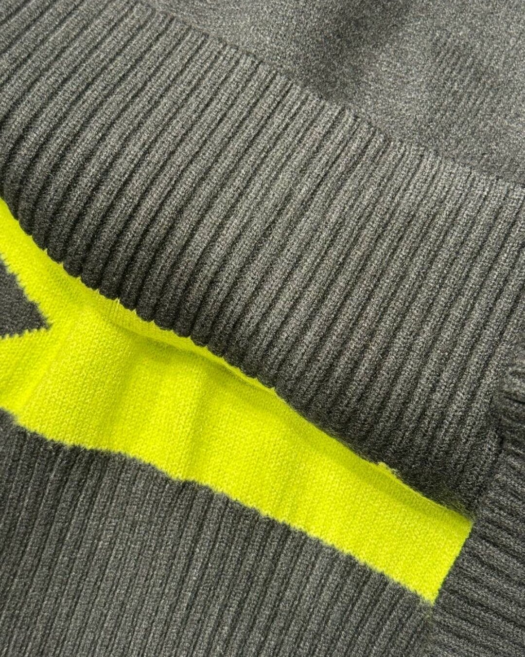 Свитер Vetements — изображение 8