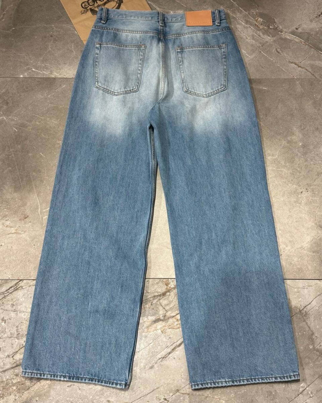 Джинсы Acne Studios — изображение 3