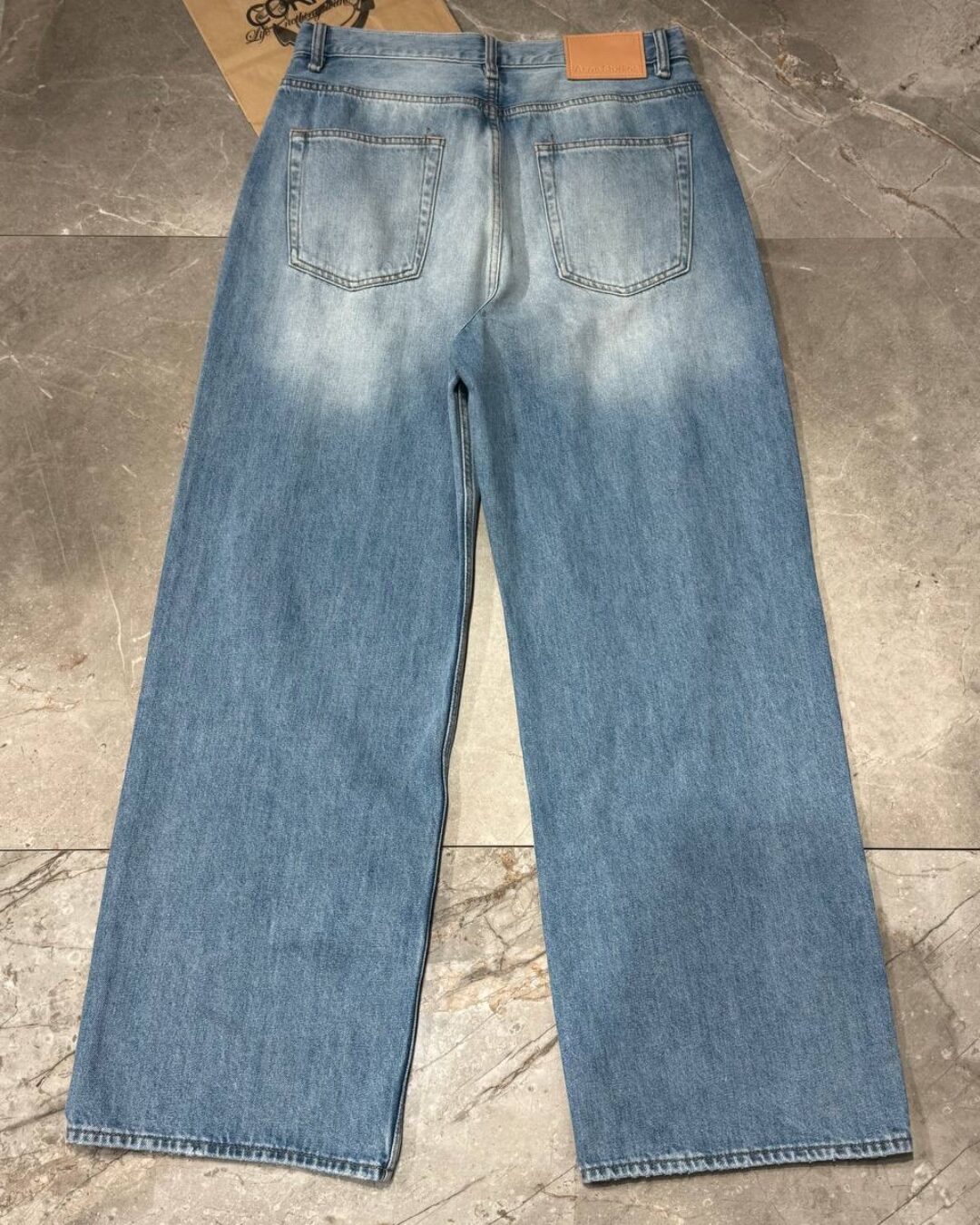 Джинсы Acne Studios — изображение 2