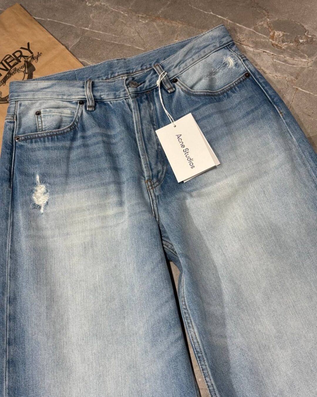 Джинсы Acne Studios — изображение 3