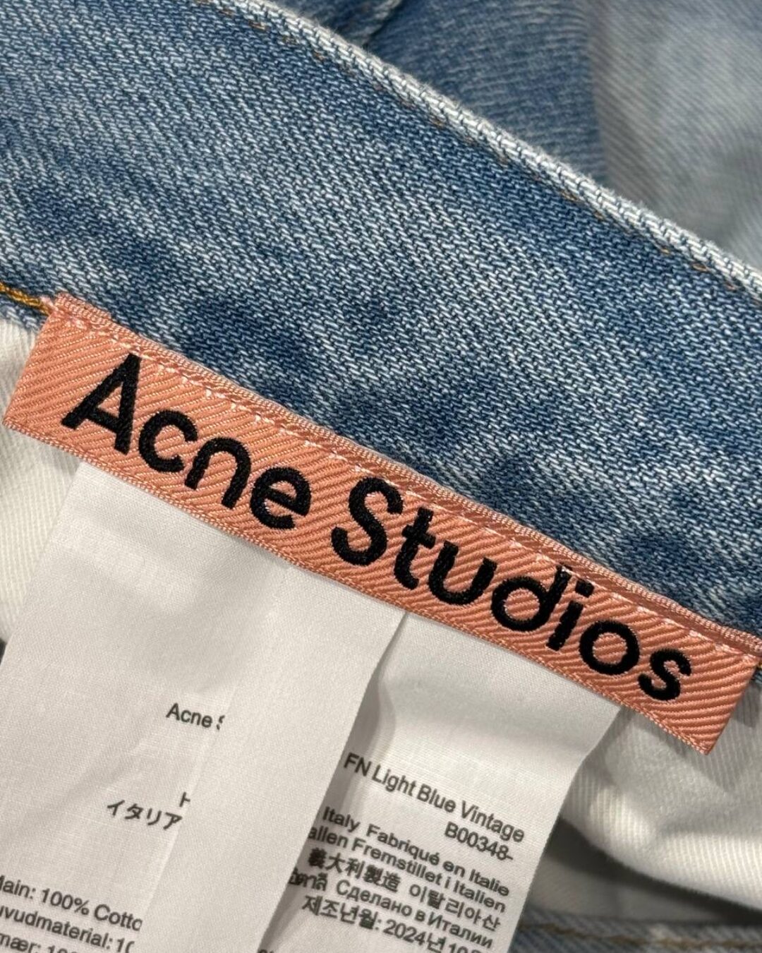 Джинсы Acne Studios — изображение 7