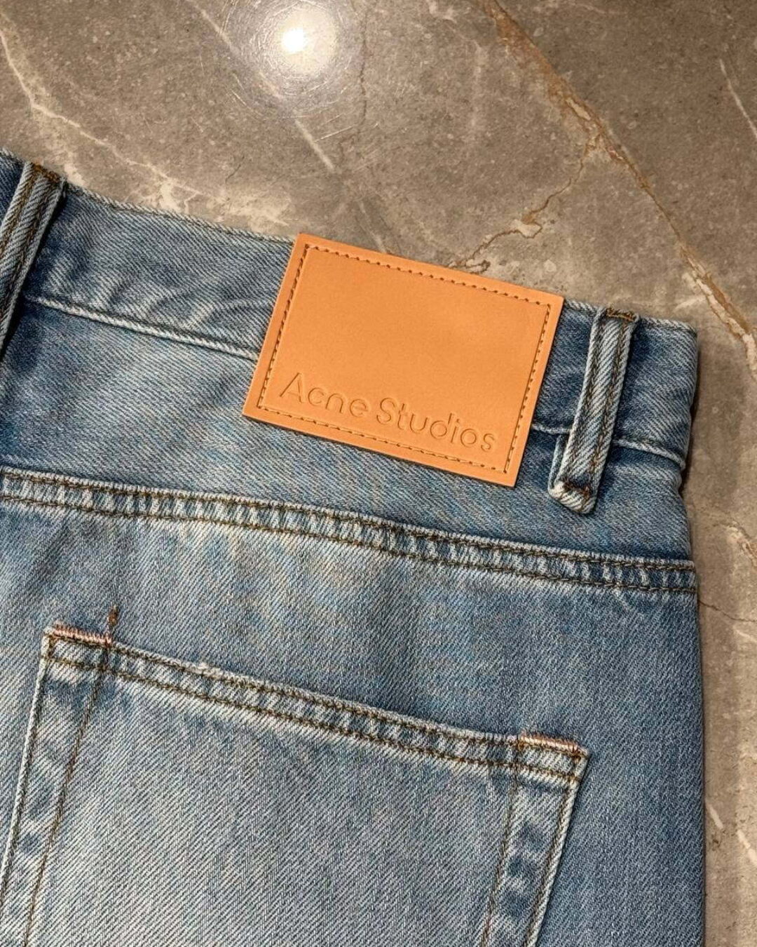 Джинсы Acne Studios — изображение 10