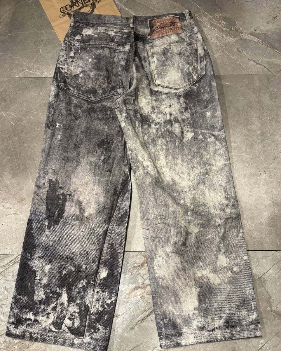 Джинсы Acne Studios — изображение 2