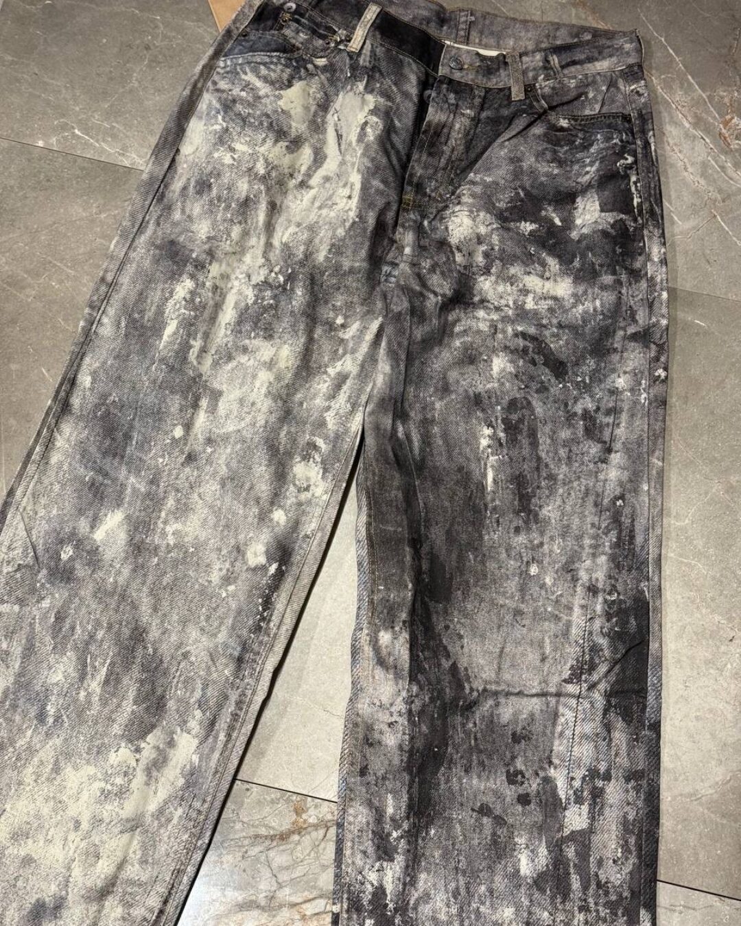 Джинсы Acne Studios — изображение 3