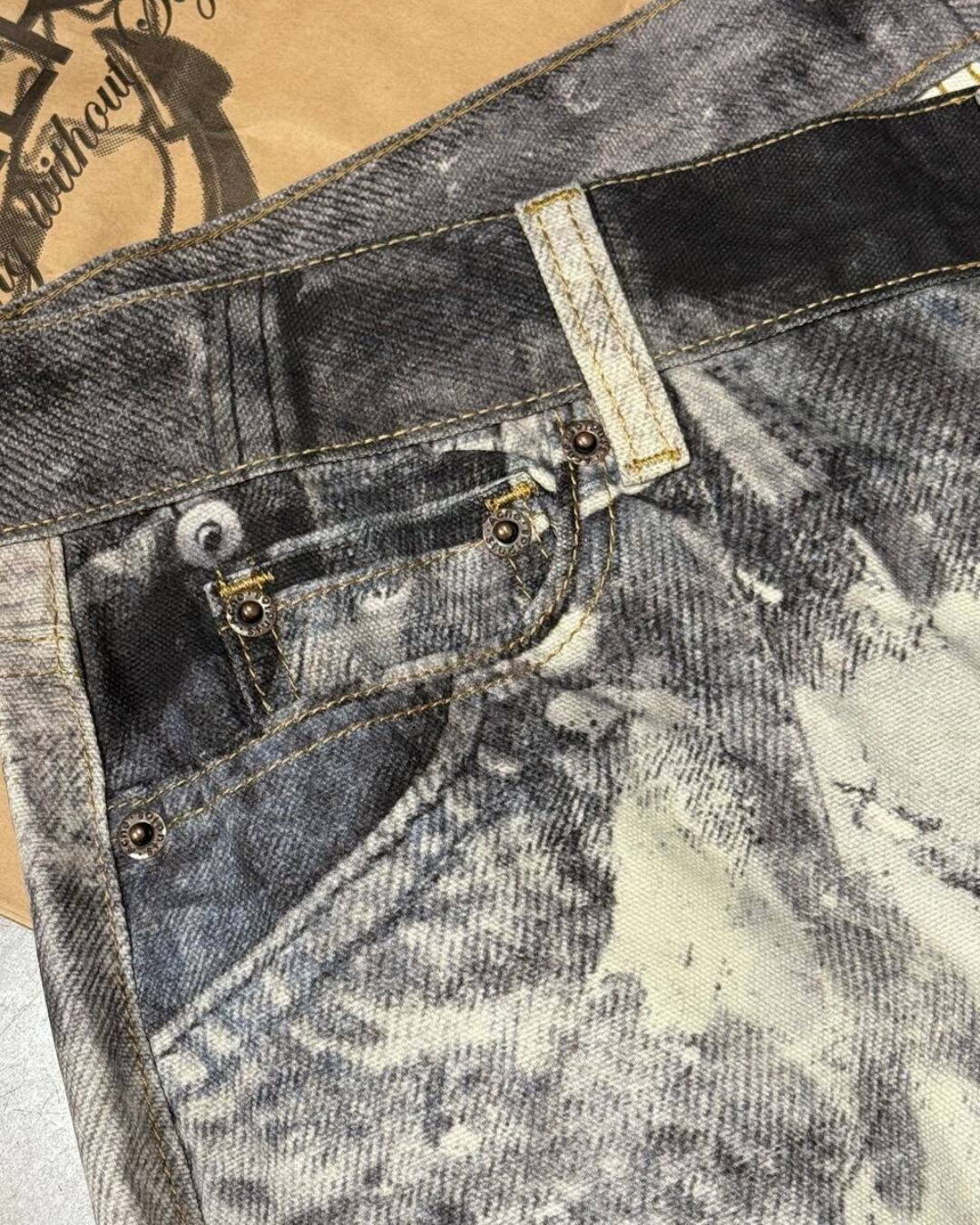 Джинсы Acne Studios — изображение 7