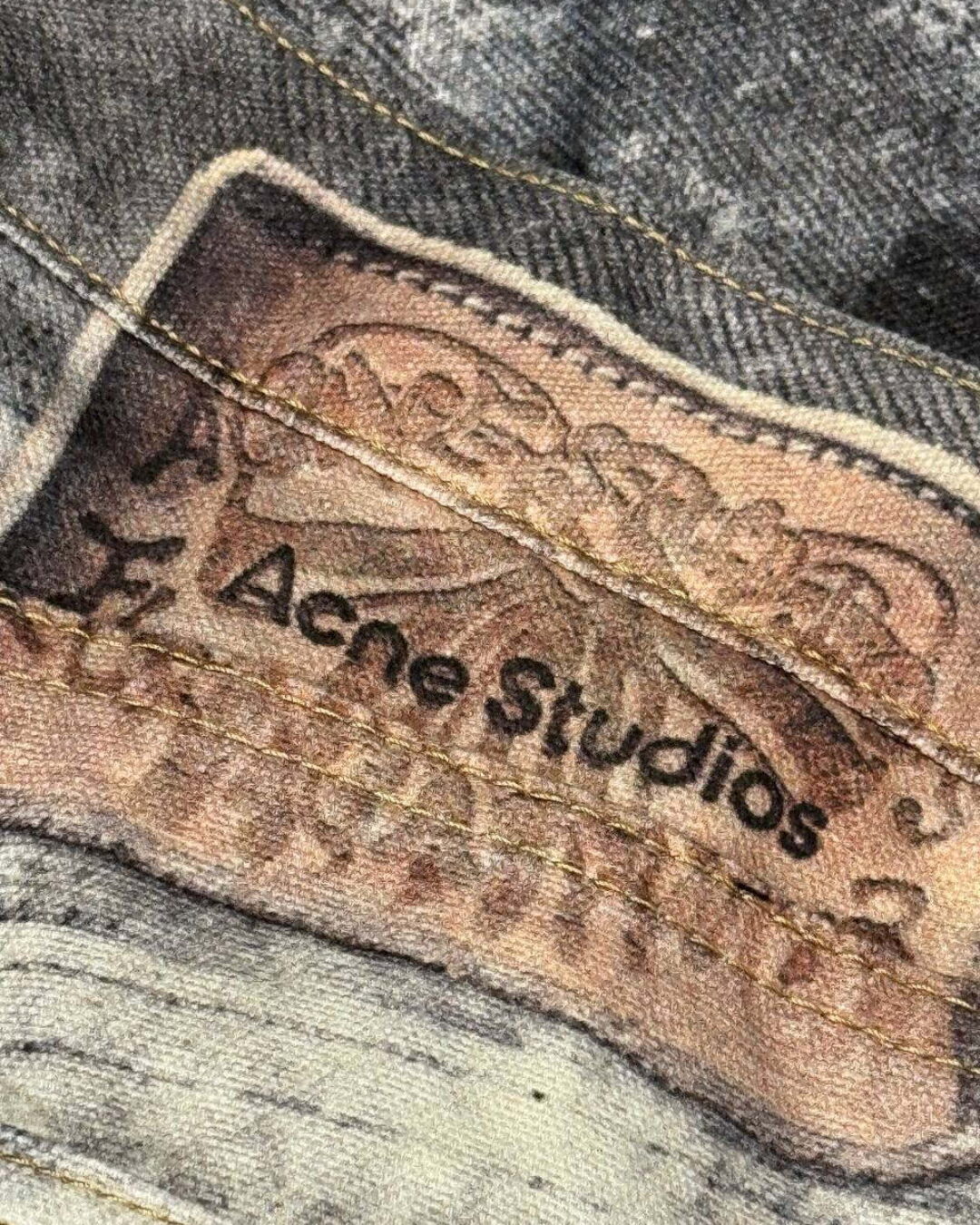 Джинсы Acne Studios — изображение 9