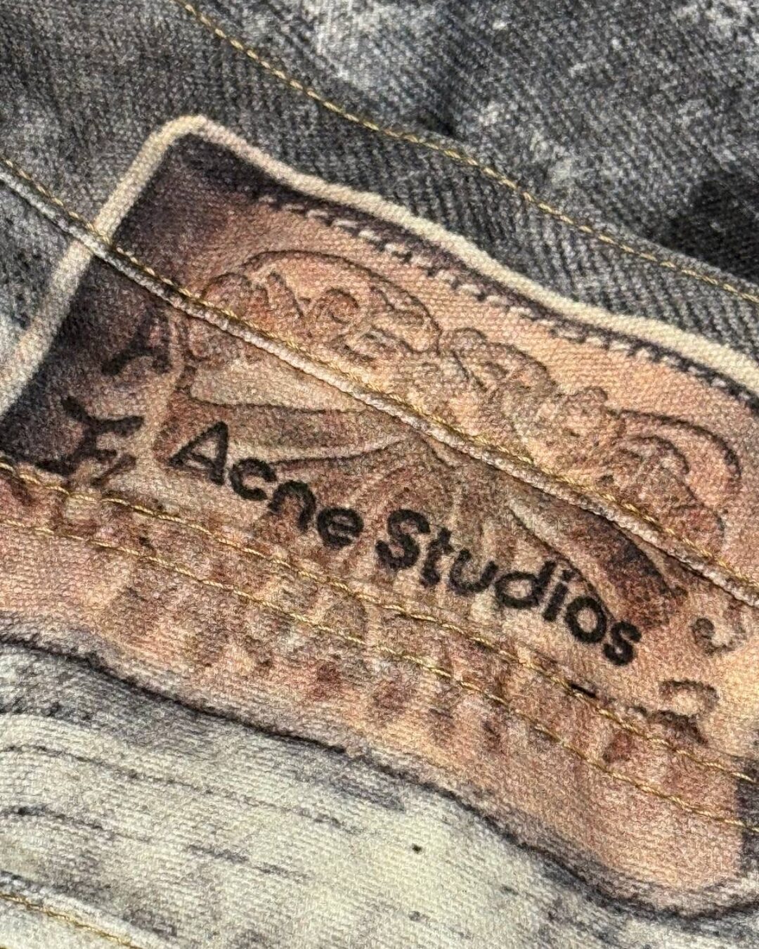 Джинсы Acne Studios — изображение 9