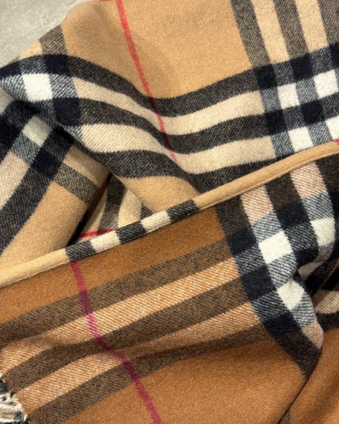 Шарф-пончо Burberry — изображение 6