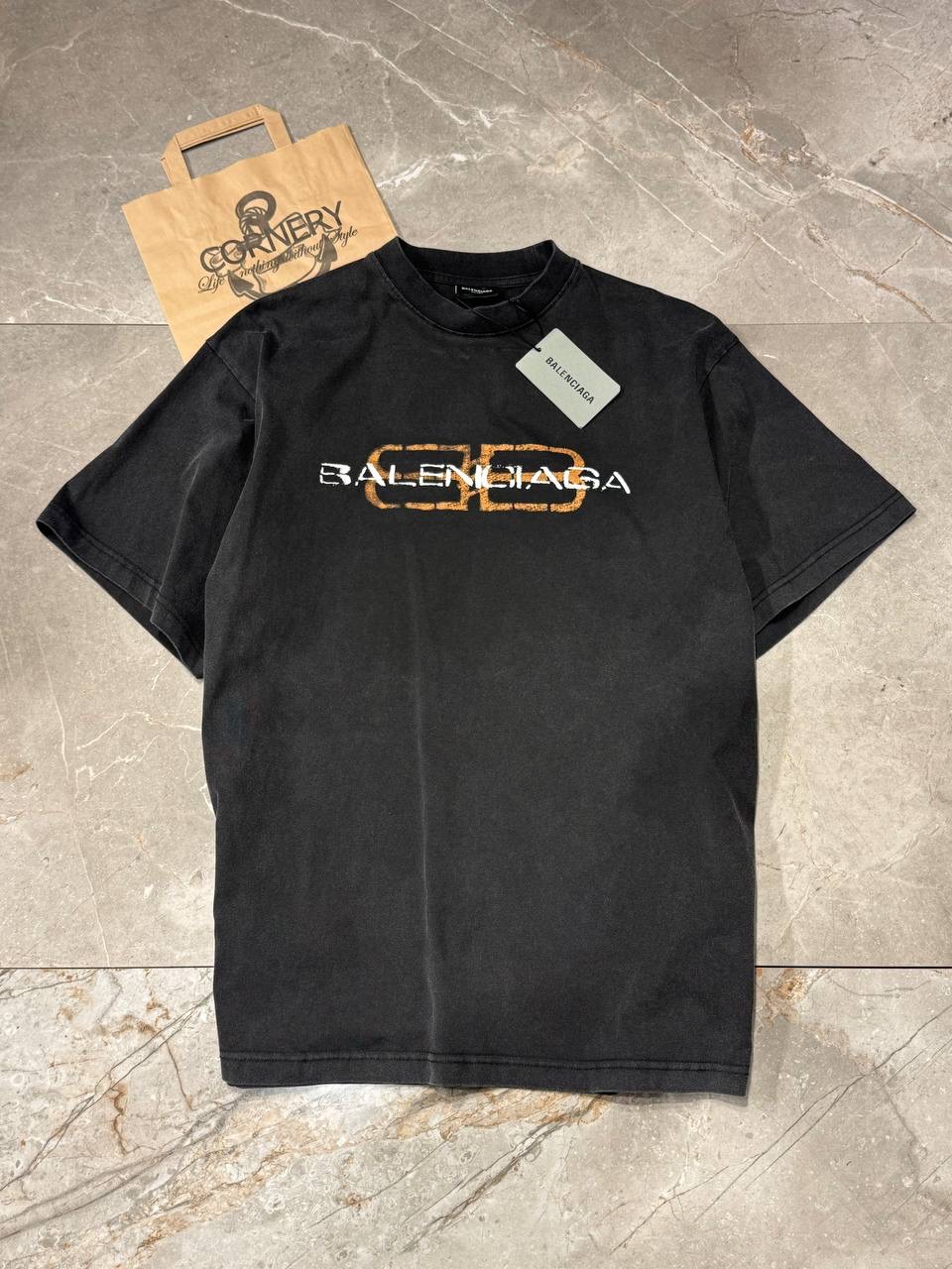 Футболка Balenciaga