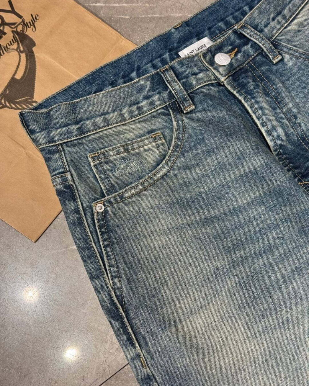 Джинсы Saint Laurent — изображение 4