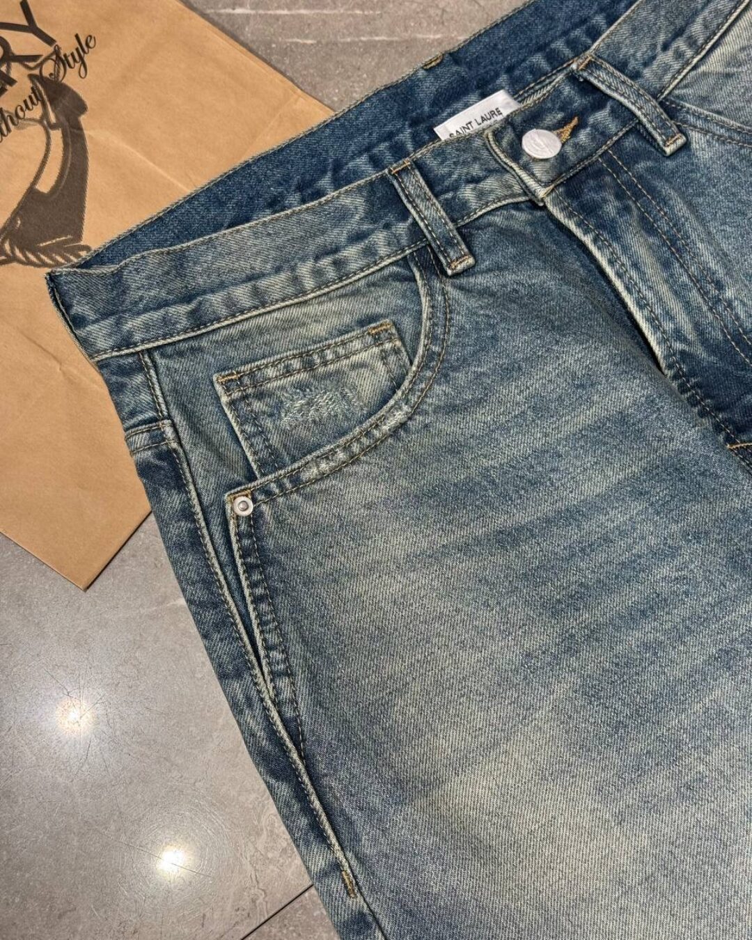 Джинсы Saint Laurent — изображение 4