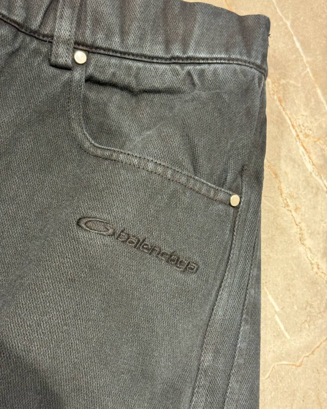 Джинсы Balenciaga — изображение 8