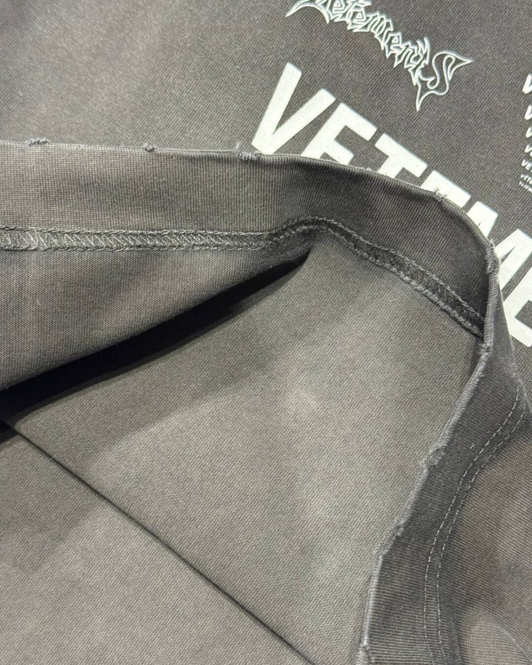 Футболка Vetements Logos — изображение 7