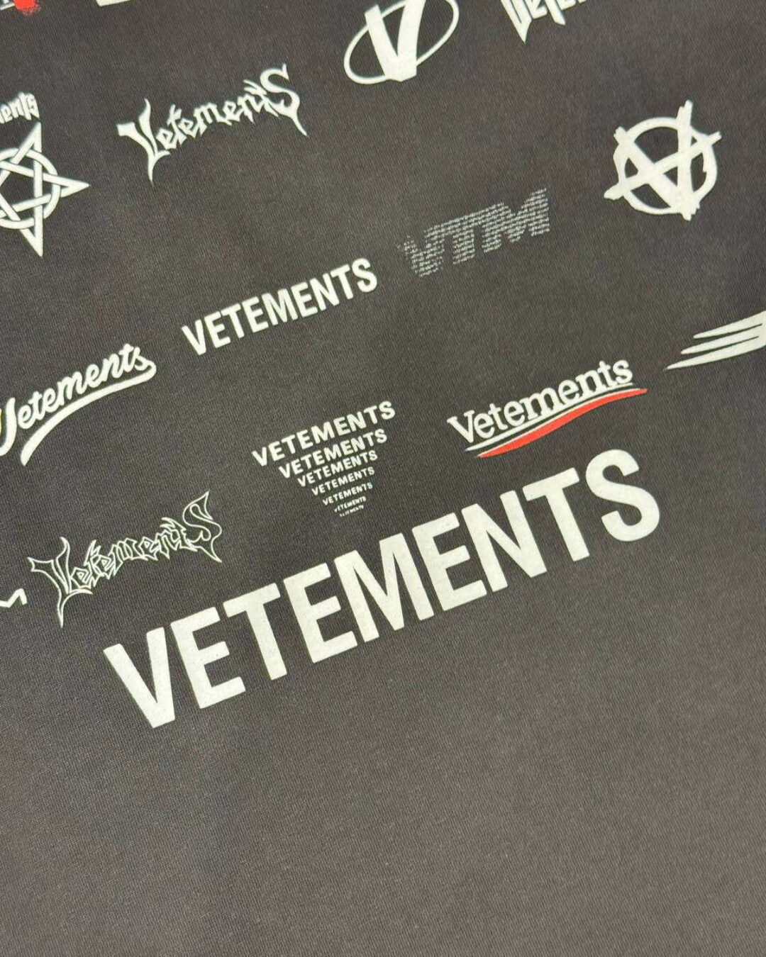 Футболка Vetements Logos — изображение 8