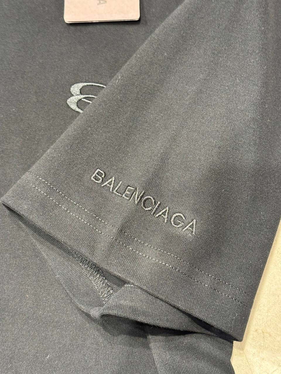 Футболка Balenciaga — фото 6