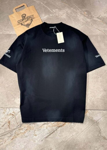 Футболка Vetements