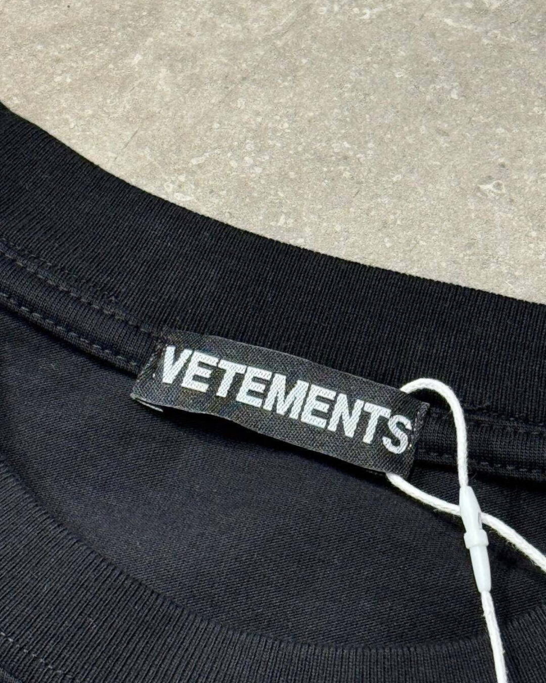 Футболка Vetements Logos — изображение 7