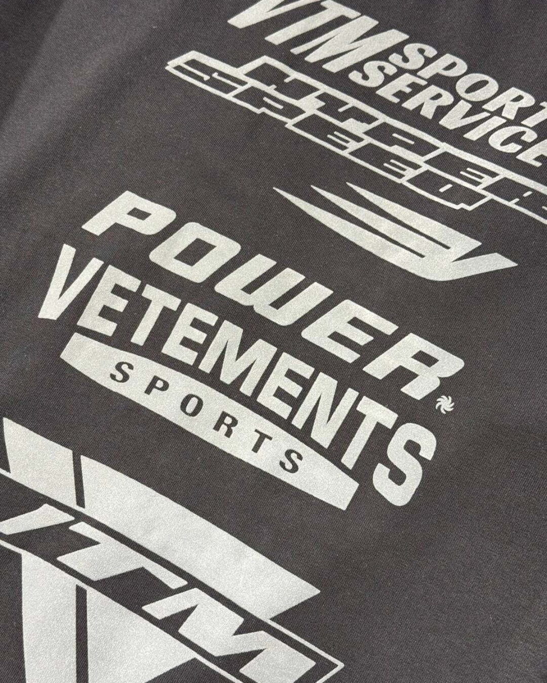 Футболка Vetements Logos — изображение 9