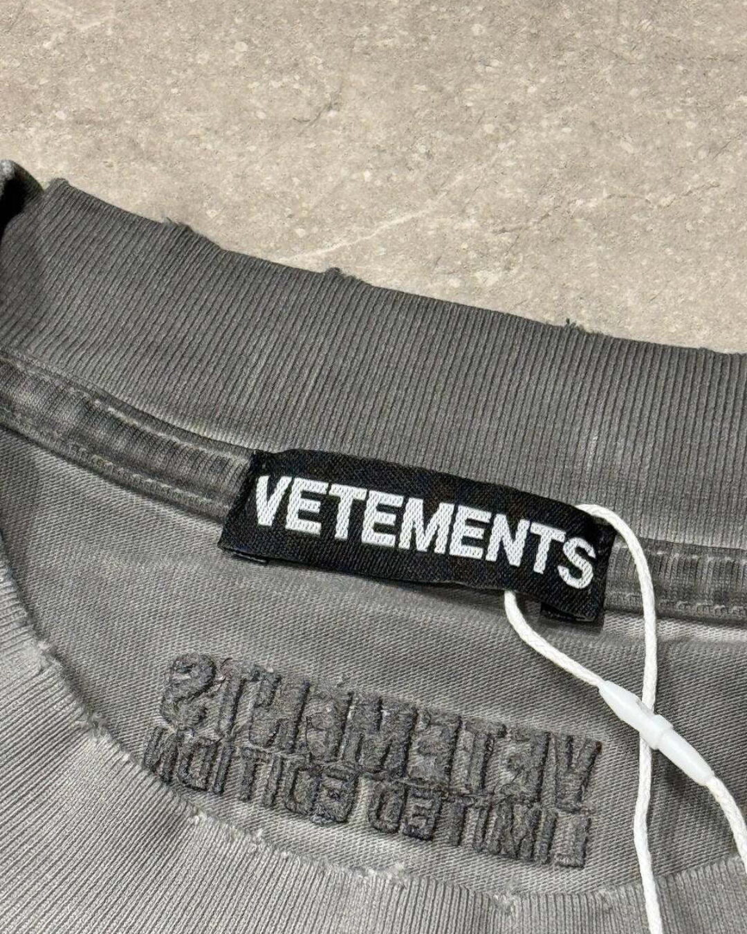 Футболка Vetements Logos — изображение 9