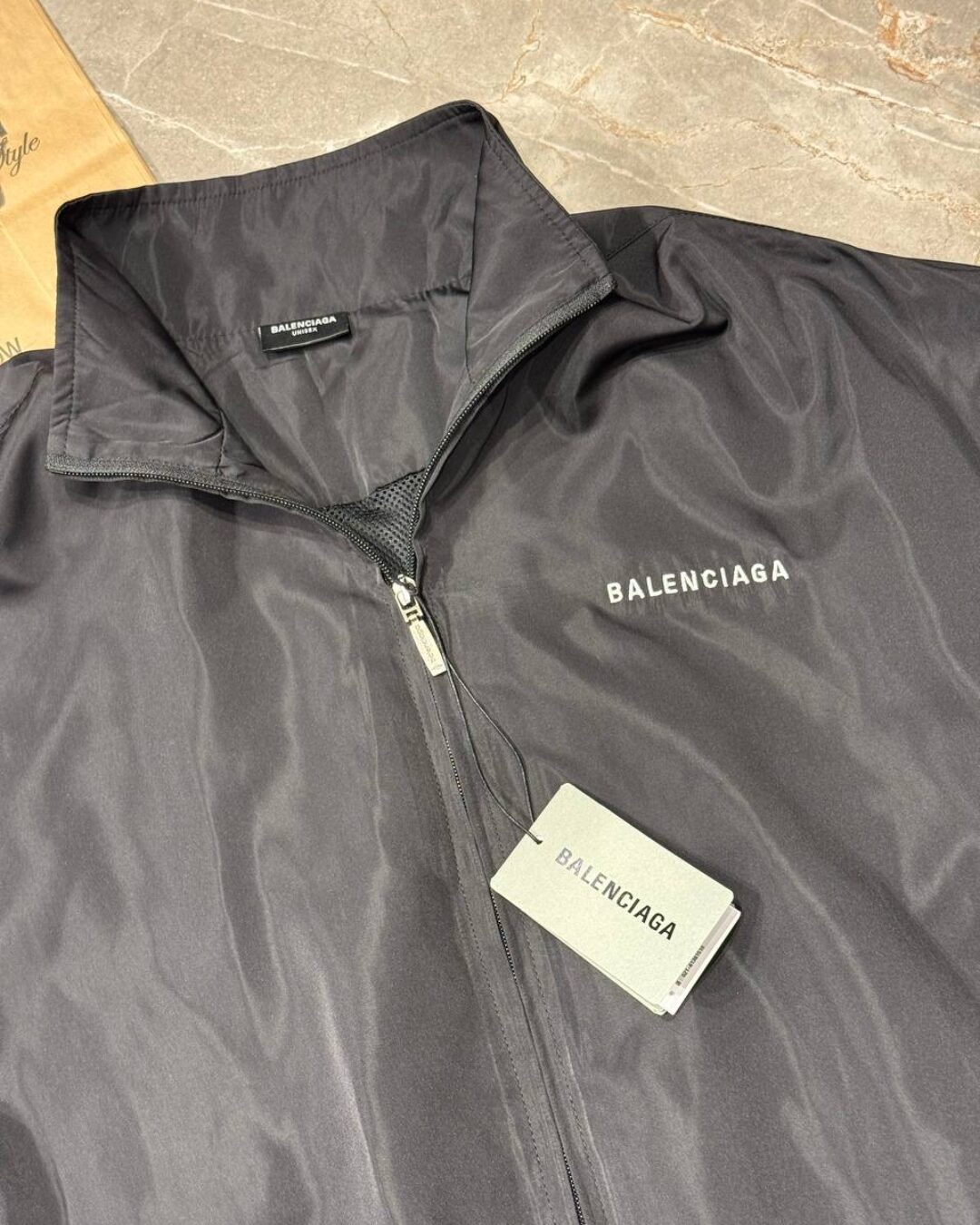 Ветровка Balenciaga — изображение 3