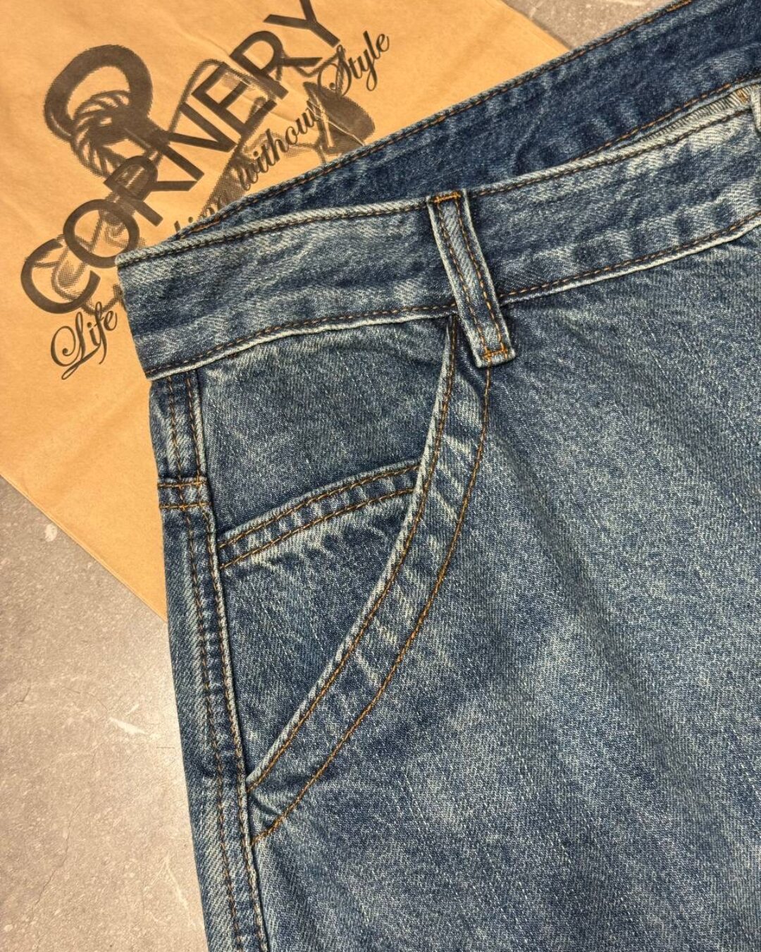 Джинсы Maison Mihara — изображение 5