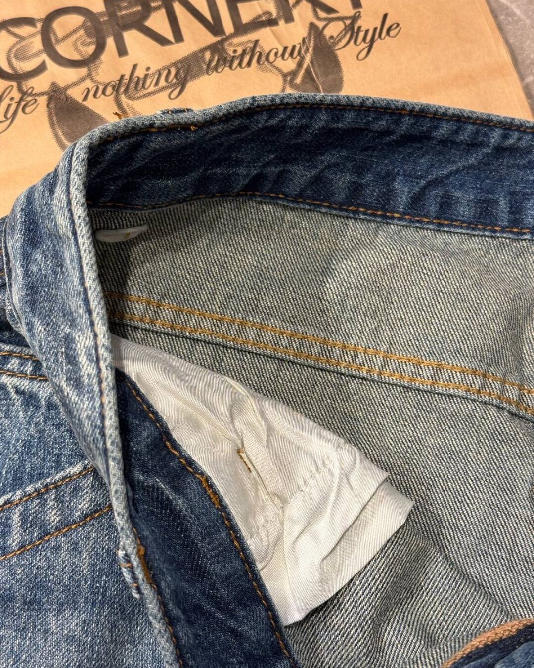 Джинсы Maison Mihara — изображение 8