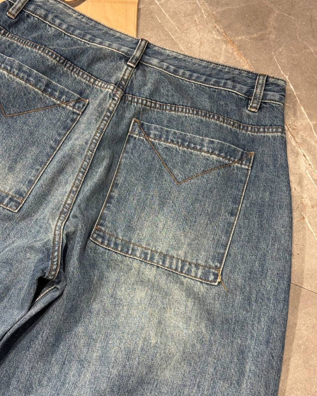 Джинсы Maison Mihara — изображение 9