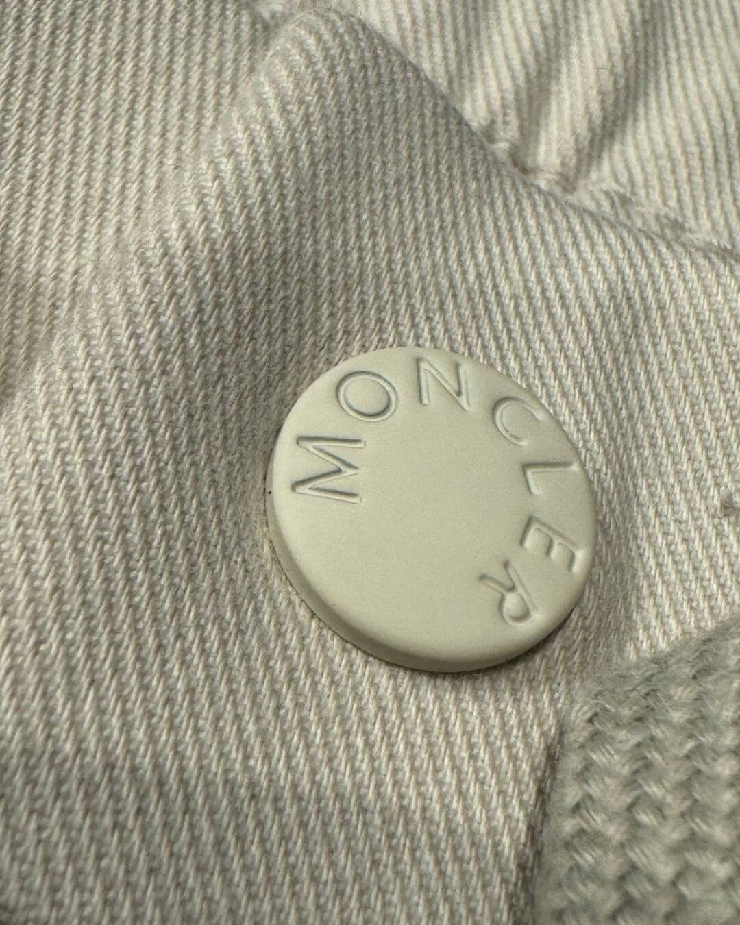 Штаны Moncler — изображение 5