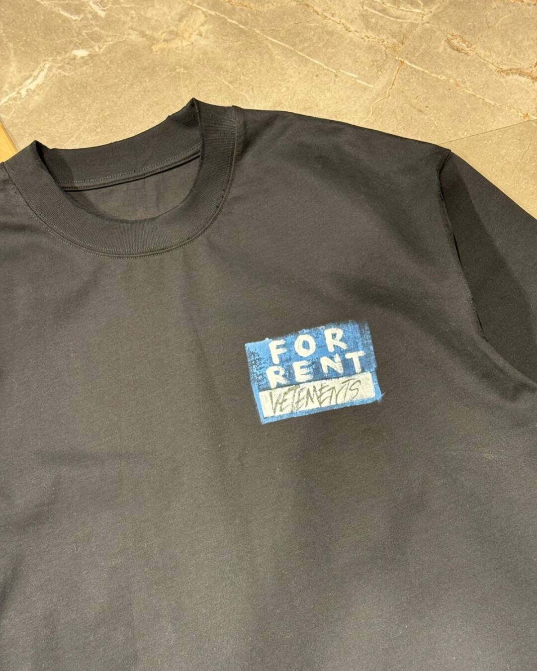 Футболка Vetements For Rent — изображение 4