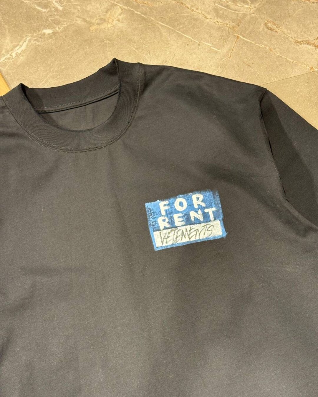 Футболка Vetements For Rent — изображение 4