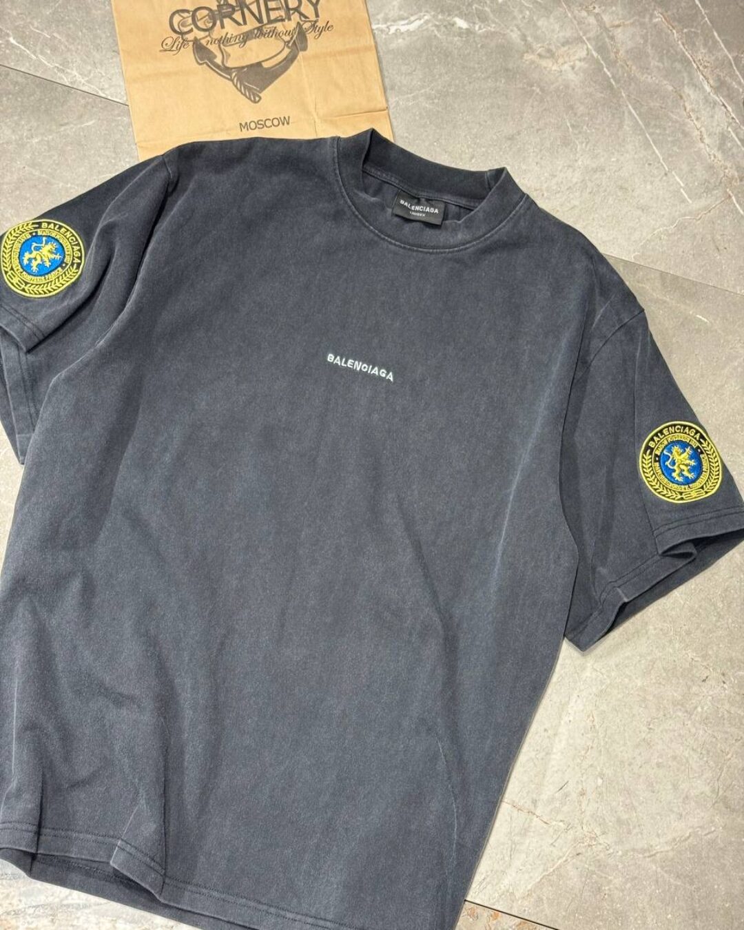 Футболка Balenciaga — изображение 5