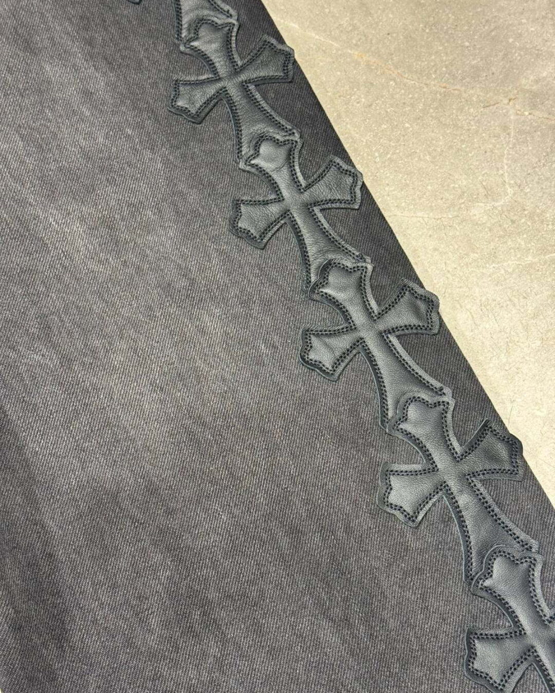 Джинсы Chrome Hearts — изображение 4