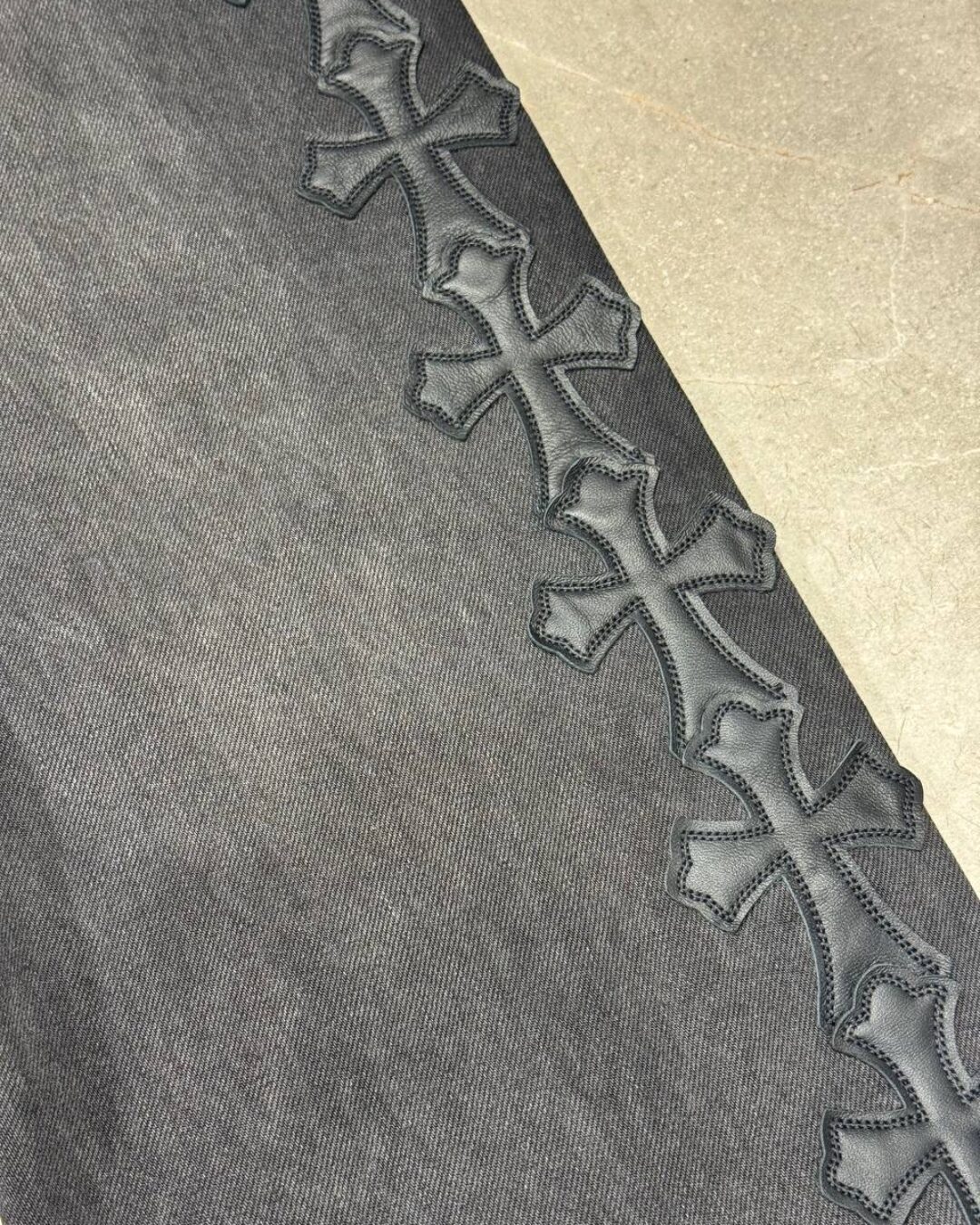 Джинсы Chrome Hearts — изображение 4