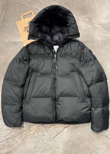 Пуховик Canada Goose