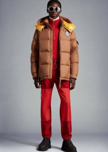 Пуховик Moncler