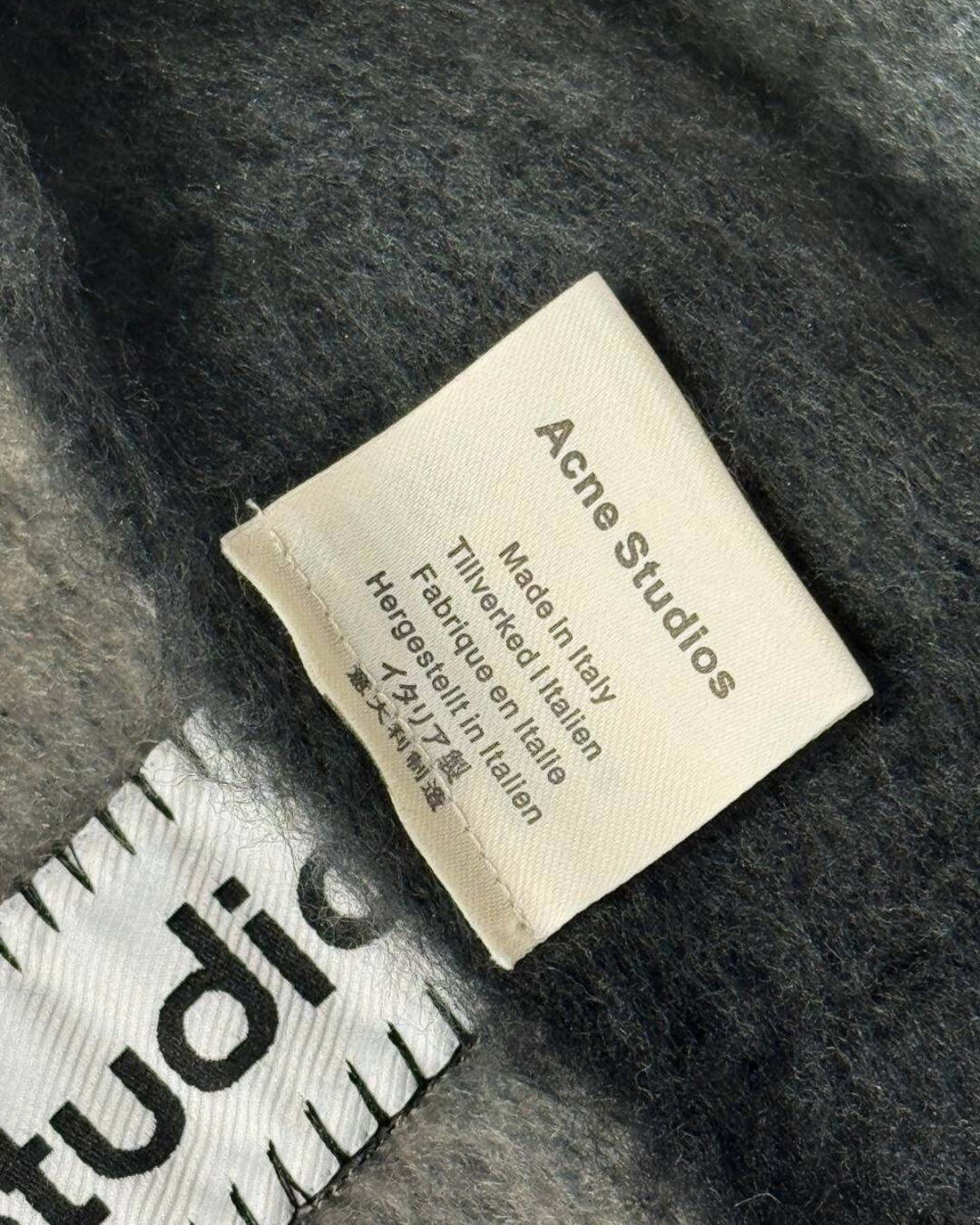 Шарф Acne Studios — изображение 3