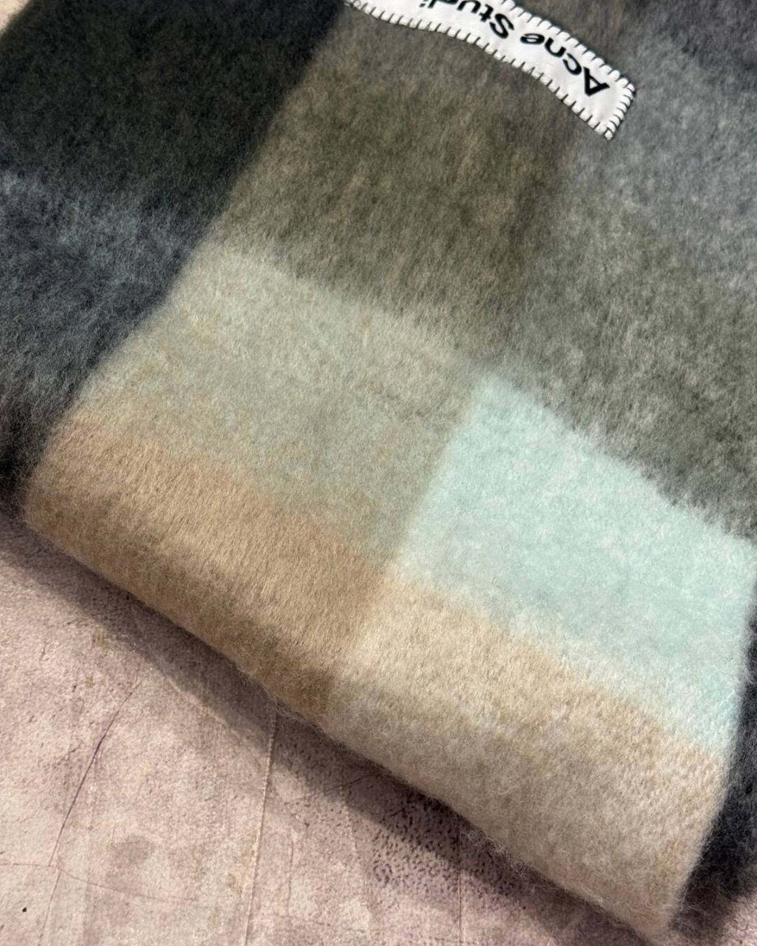 Шарф Acne Studios — изображение 9