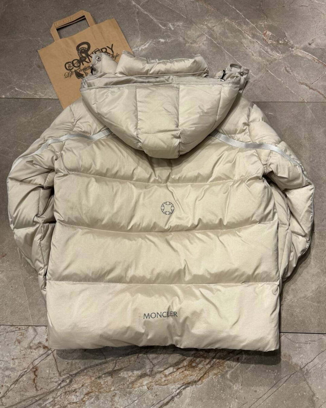 Пуховик Moncler — изображение 3