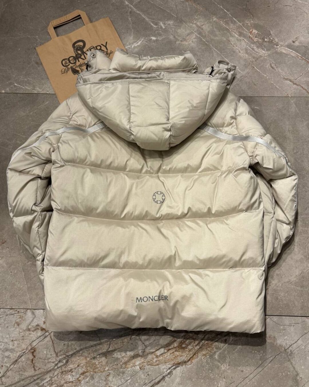 Пуховик Moncler — изображение 3