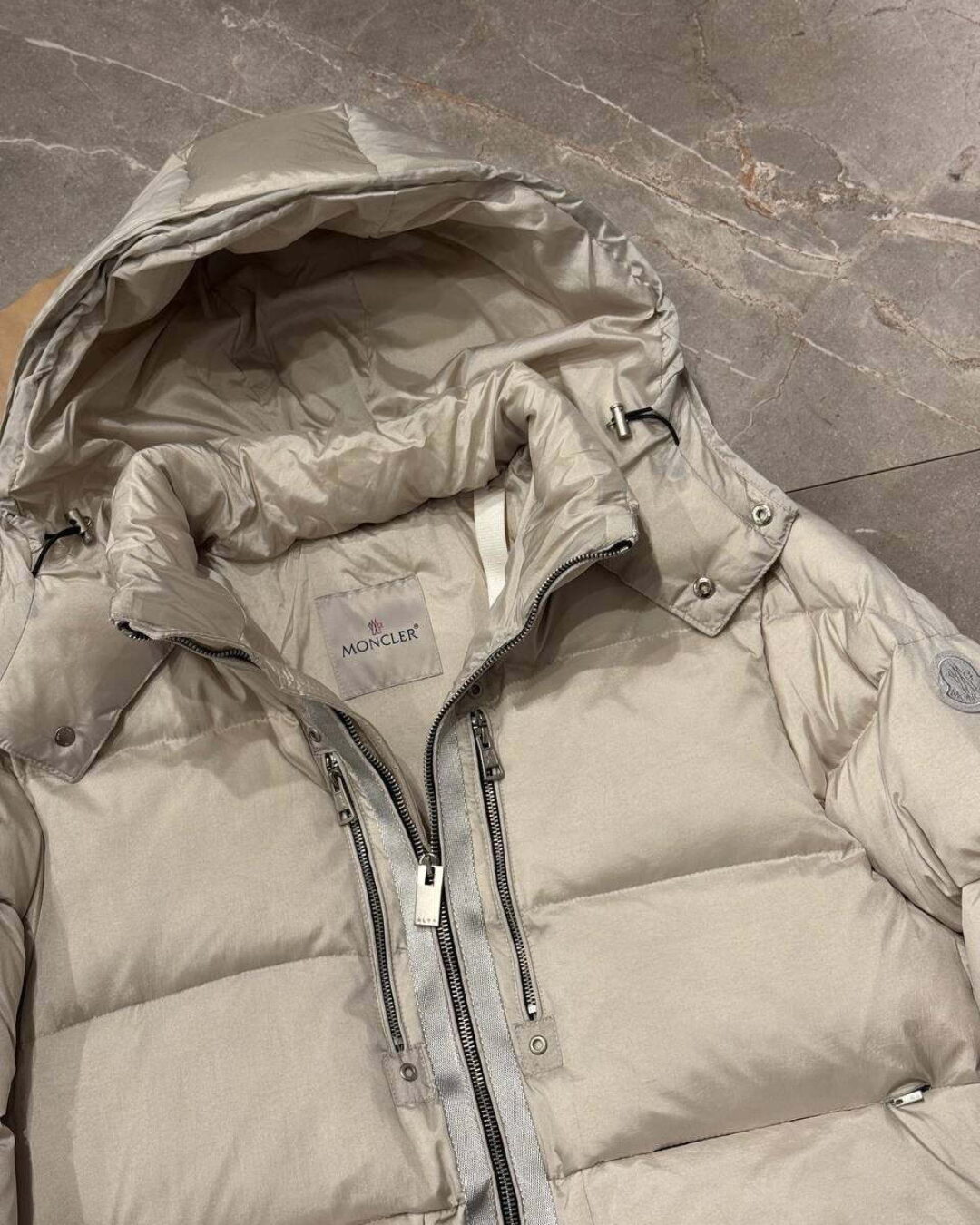 Пуховик Moncler — изображение 4