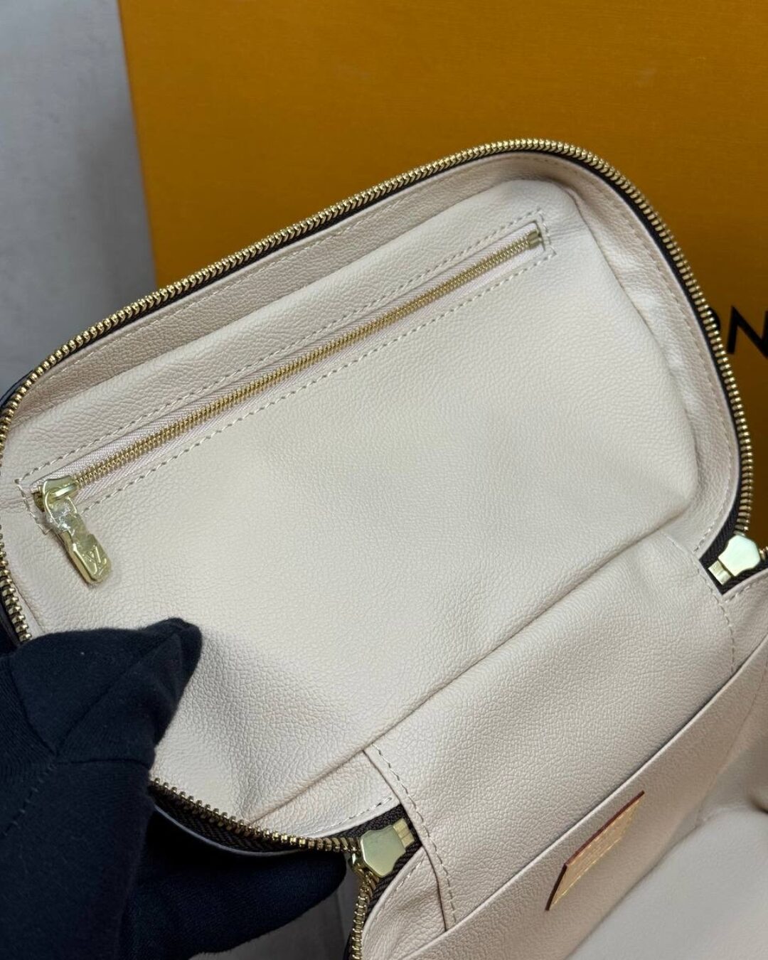 Несессер Louis Vuitton — изображение 8